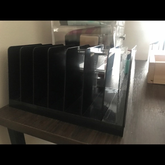 3 Desk sorters makeup palette storage - Picture 3 of 5
